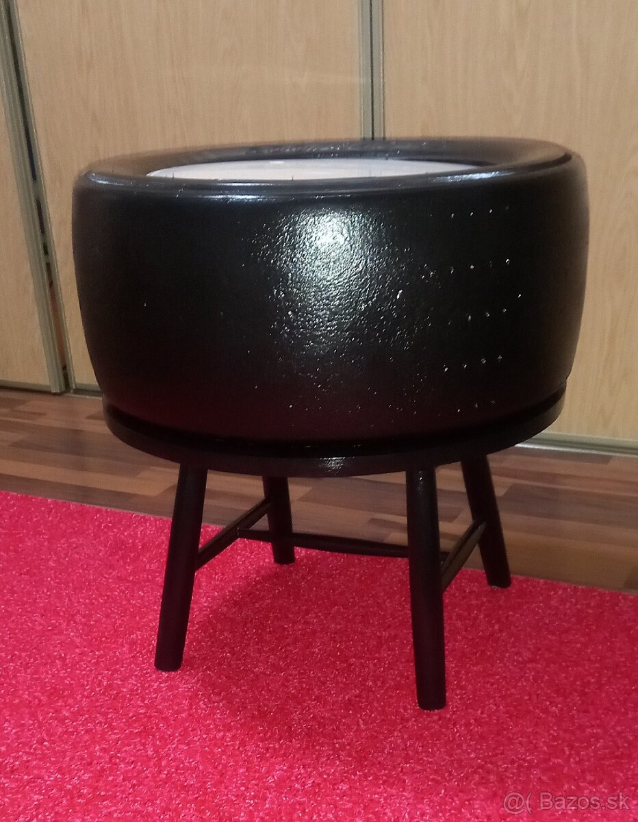 Stôl z pneumatiky formule 3000 - 13