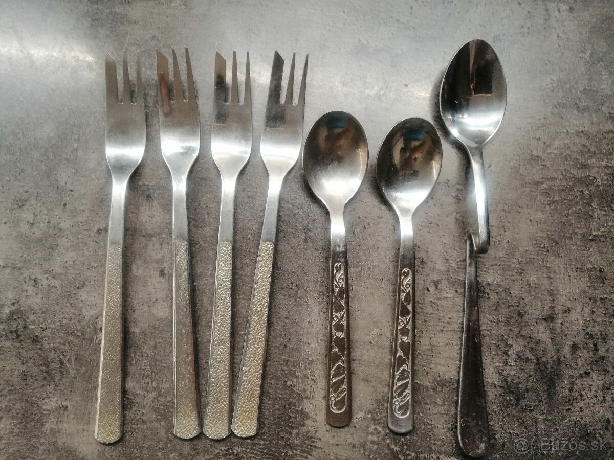 Zberatelstvo,hrnceky , lyzice ,rozne veci retro i novsie - 13