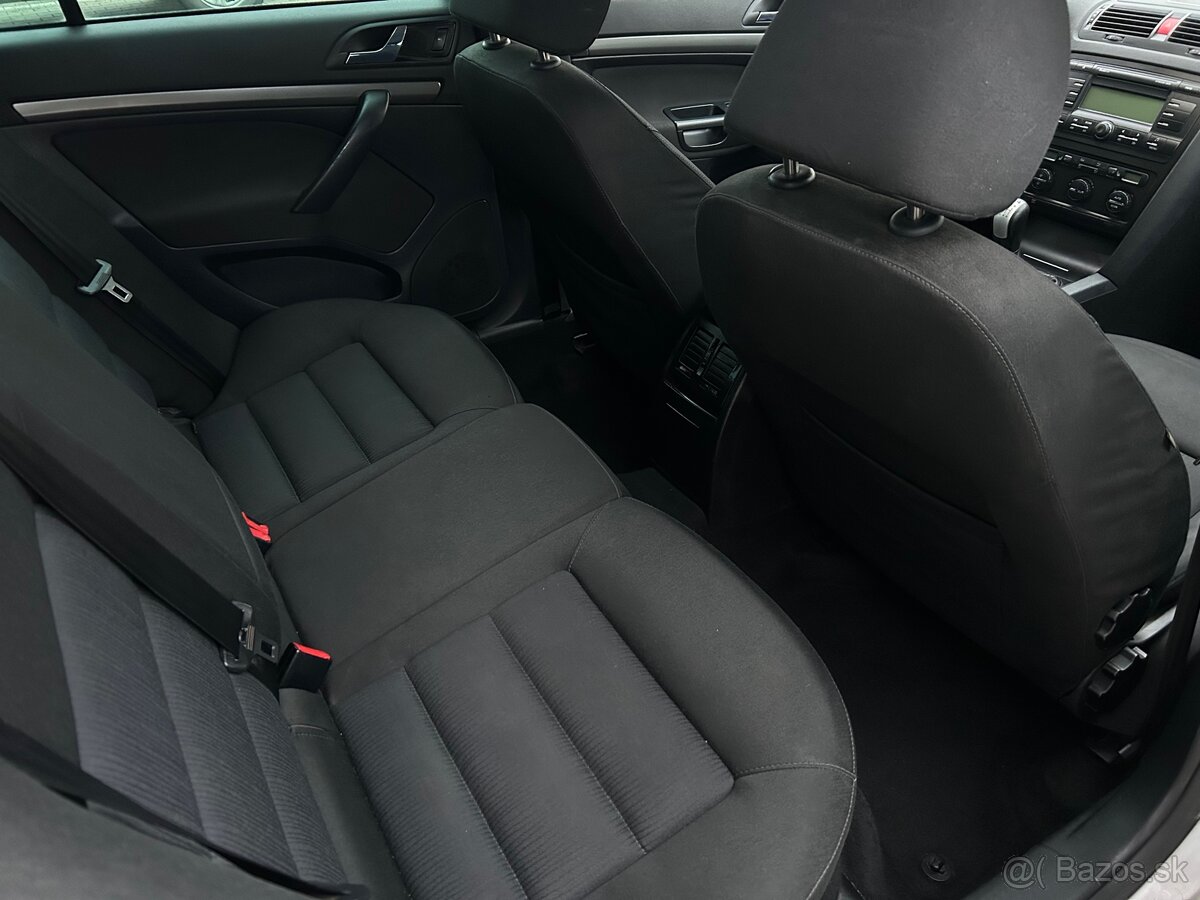 🟢 ŠKODA OCTAVIA COMBI 1.9 TDI 4X4 - 13