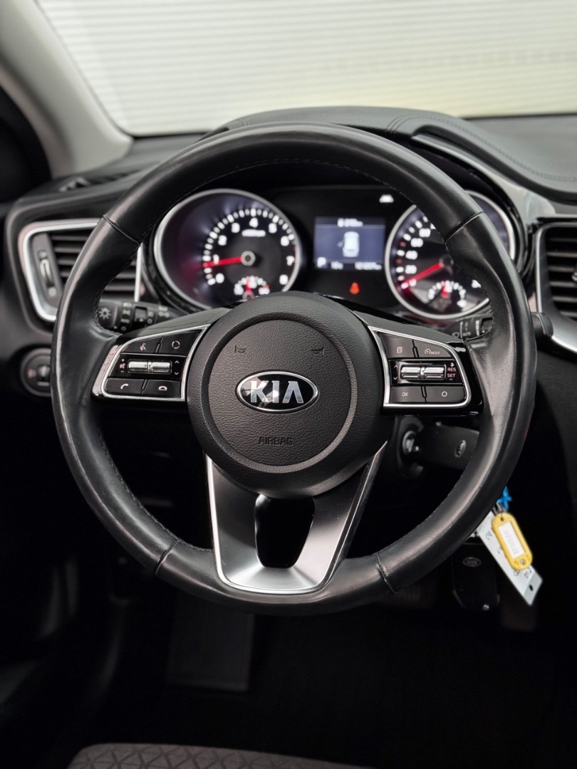 Kia Ceed SW 1.5 T-GDi Gold A/T - 13