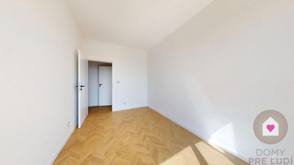POSLEDNÝ VOĽNÝ 3i. BYT SO ZÁHRADOU+TEP. ČERPADLO, KLIMATIZÁC – foto 8