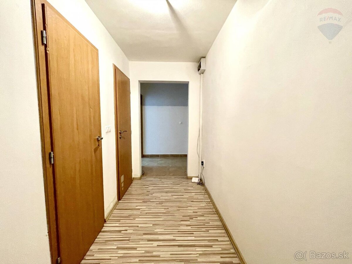 Na predaj:3-izbový byt po rekonštrukcii v širšom centre Brez - 13