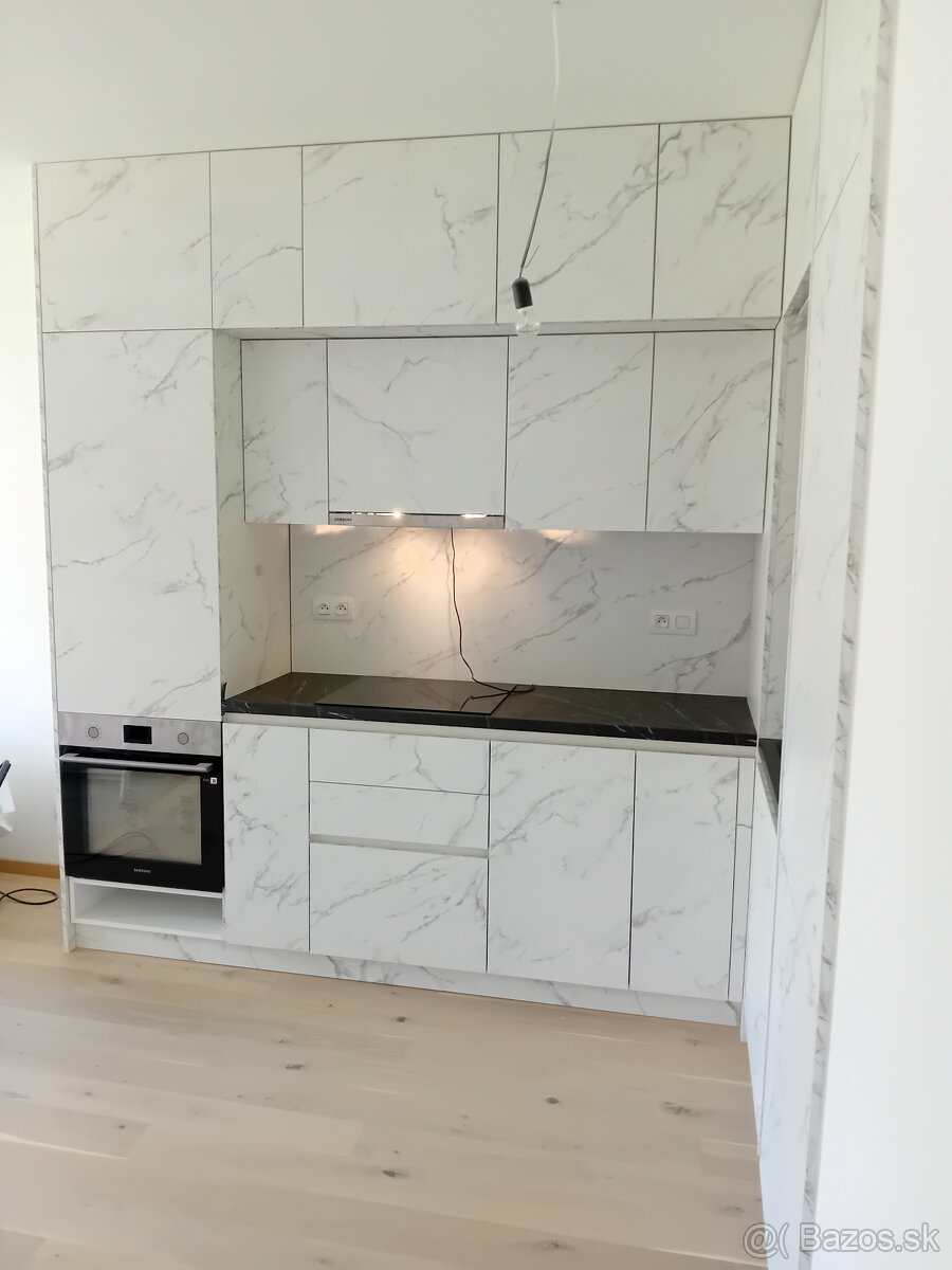 Kuchynské linky,vstavané skrine . - 13