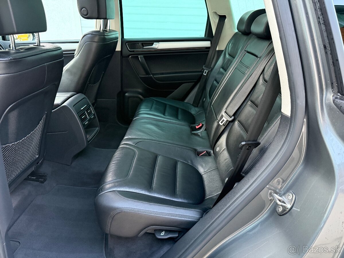 VW Touareg II 3.0 TDI V6 Executive - 13