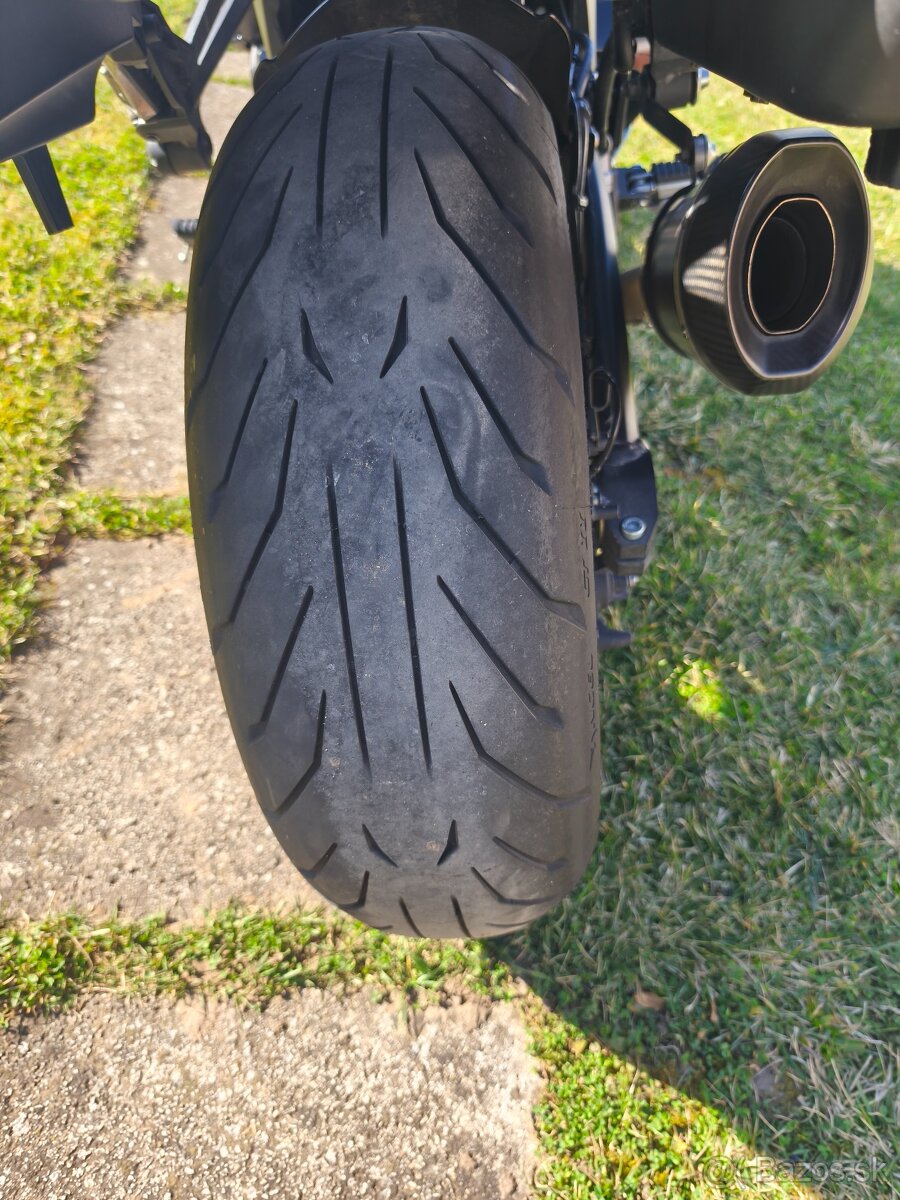 Kawasaki Ninja 1000SX - 13