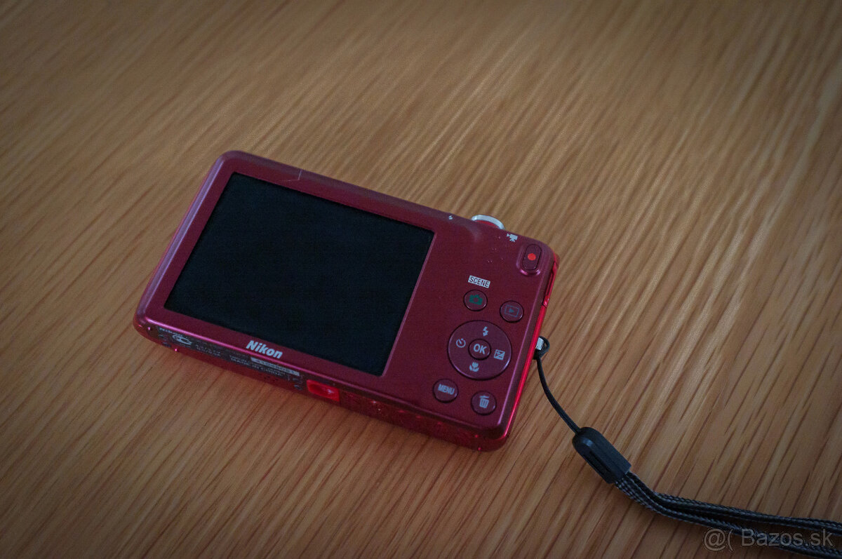 Nikon COOLPIX S3400 červený - 13