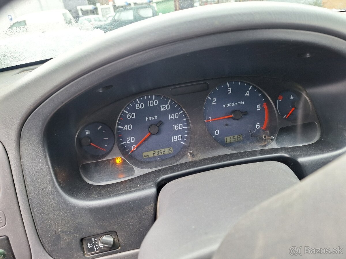 NISSAN NAVARA 2,5TD 4X4 KLÍMA ŤAŽNÉ 2006 ROK - 13