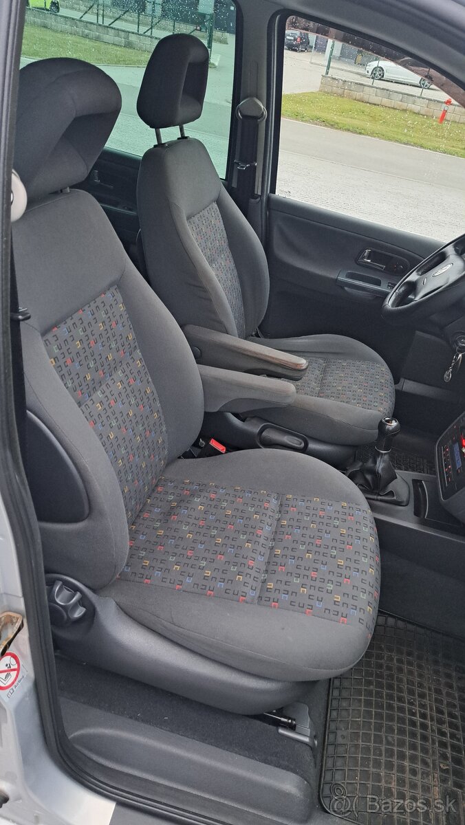 VW Sharan 1,9 TDi 85kW - 13