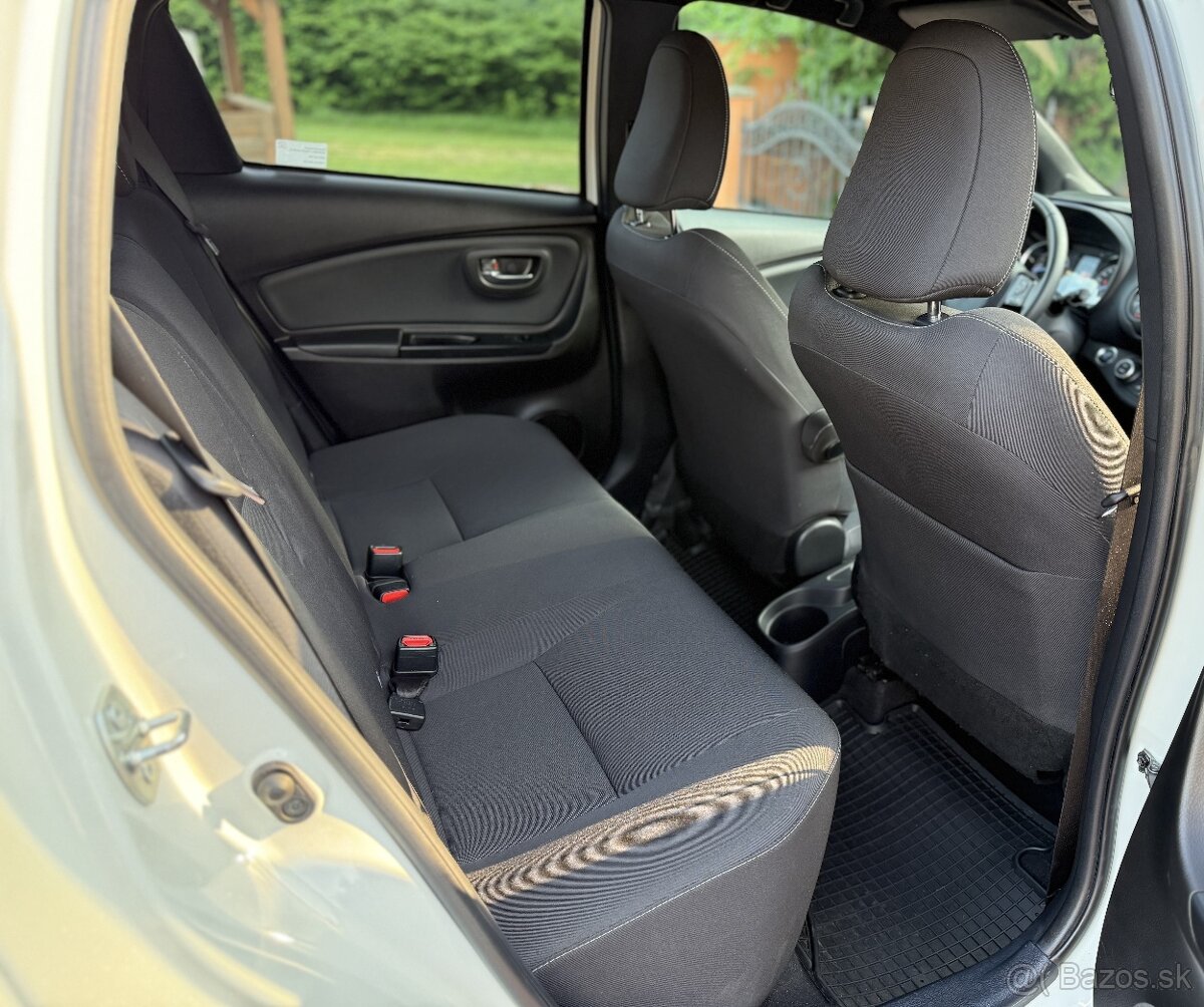 TOYOTA YARIS 1.5 vvti benzín SELECTION - 13