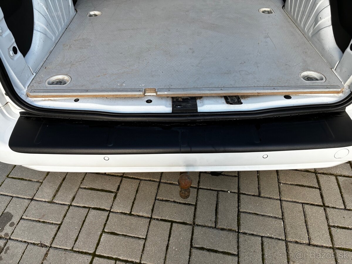 Opel combo e 1.5 cdti,75 kw,9/2019 - 13