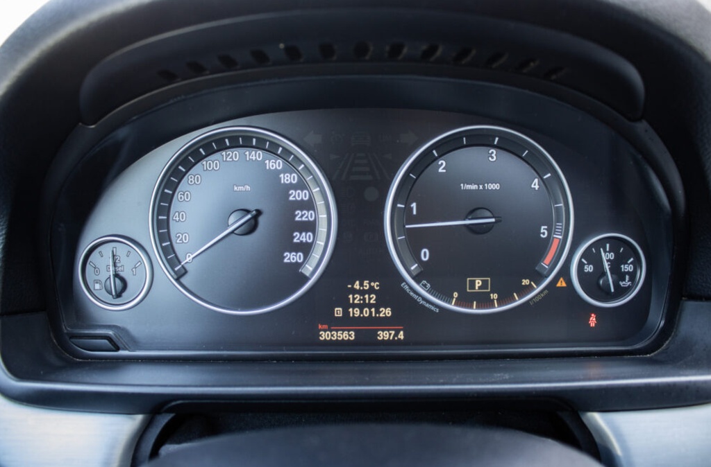 BMW 535d, 220kW (2012) - 13