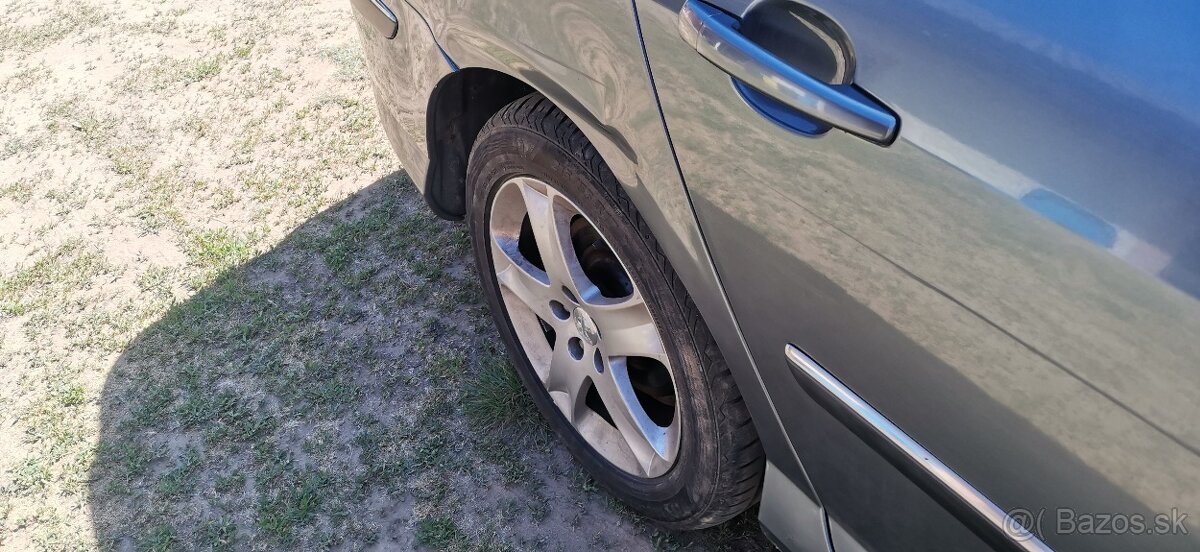 Peugeot 407 - 13