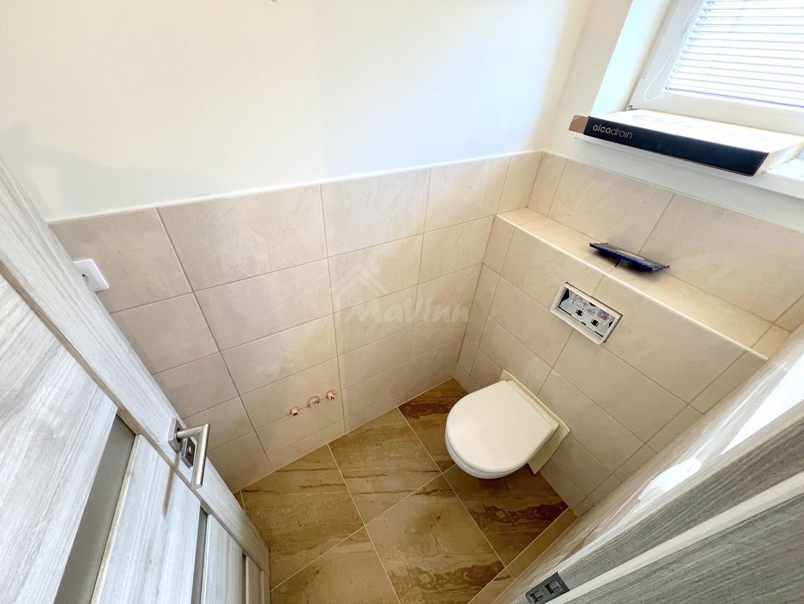 NOVOSTAVBA dokončená v obci Šišov poz.700m2 - 13