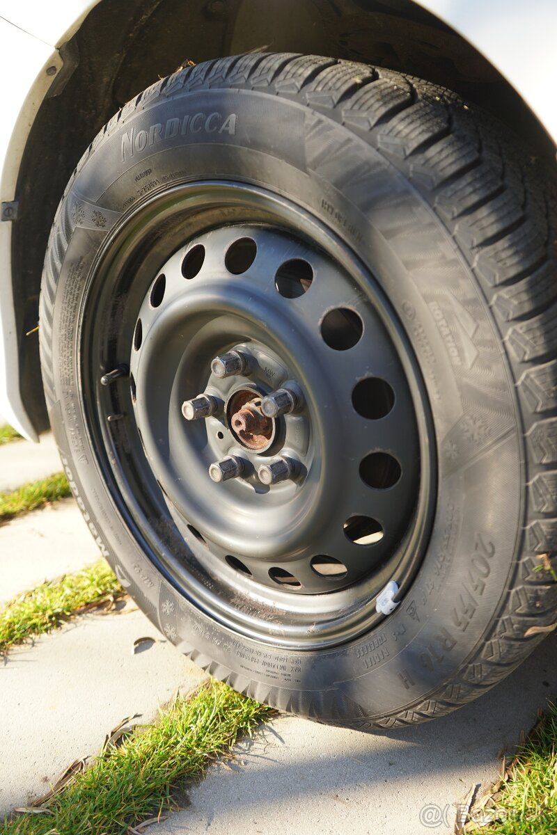 Toyota Auris 1.6 VVT-i (97 kW, 6-st. manuál) – benzín - 13