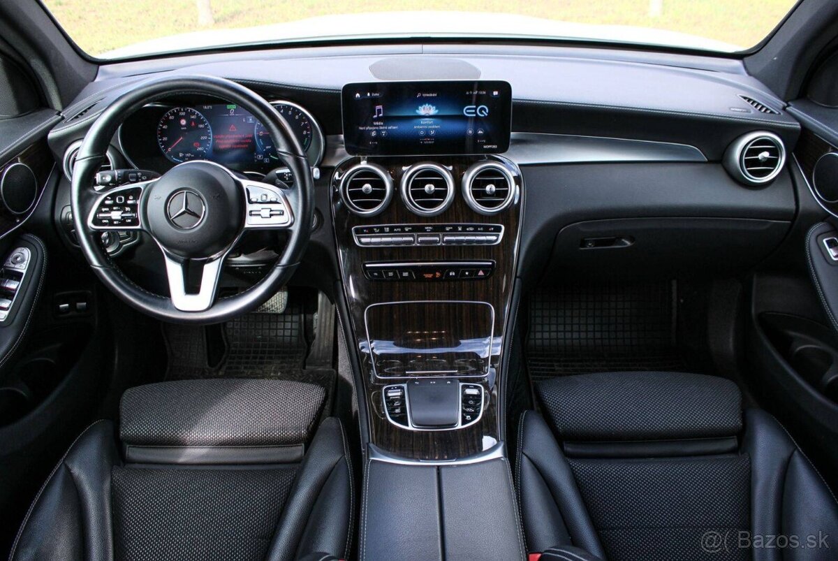 Mercedes-Benz GLC SUV 300 E 4MATIC A/T 245KW - 13