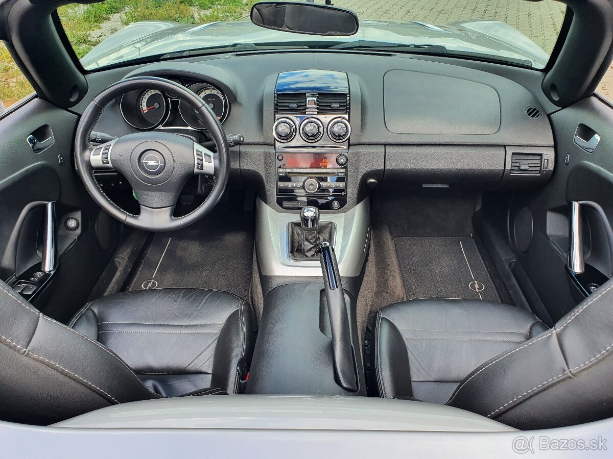 Opel GT 2.0 Turbo - 13