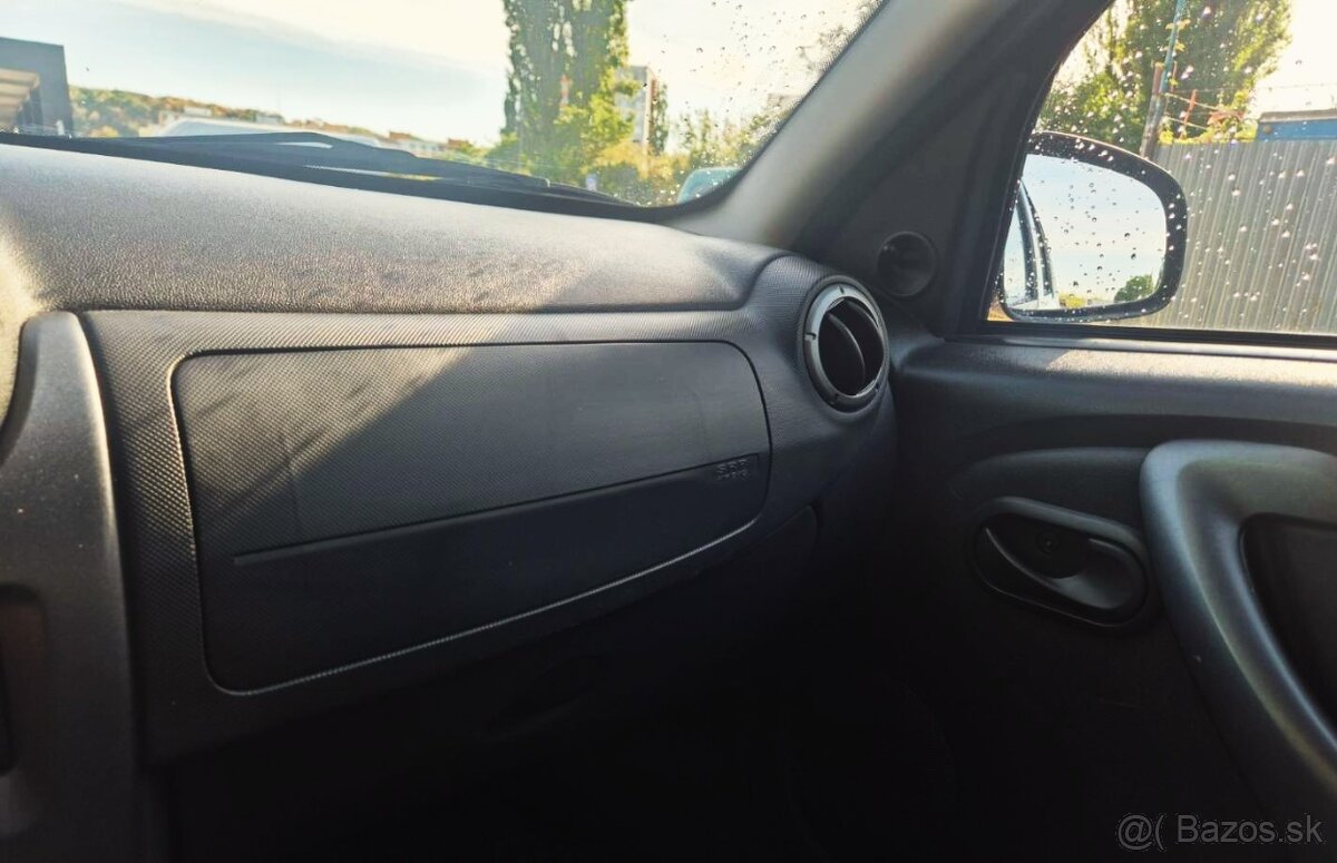 Predám Dacia Duster 1.6 16V 4x4 Cool - 13
