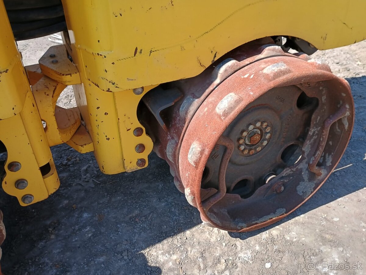 Ježkový valec Bomag BMP 8500 - 13