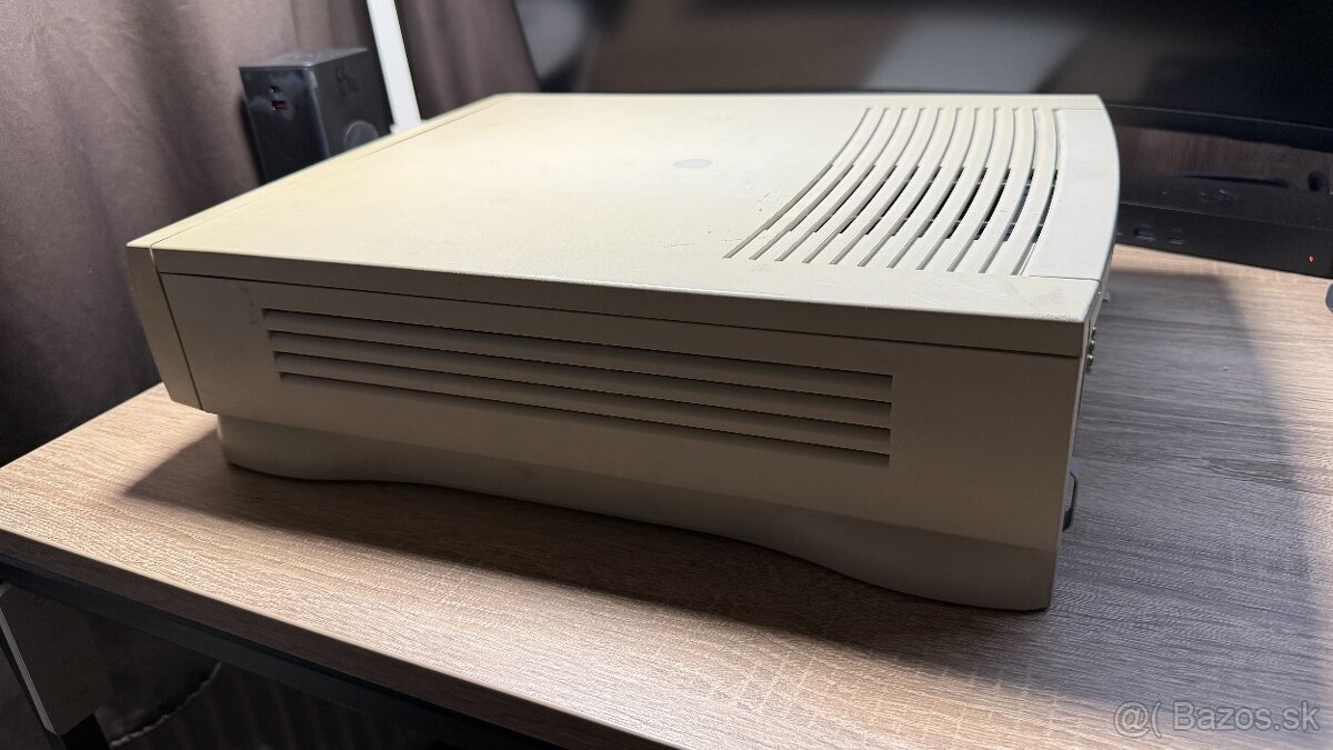 Apple Macintosh Performa 630 a Apple Monochrome display - 13