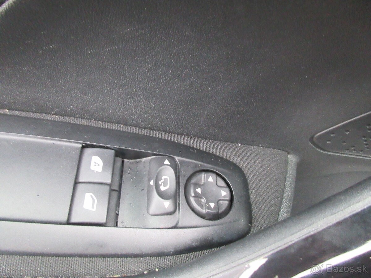 Peugeot 208 1,2 - 13