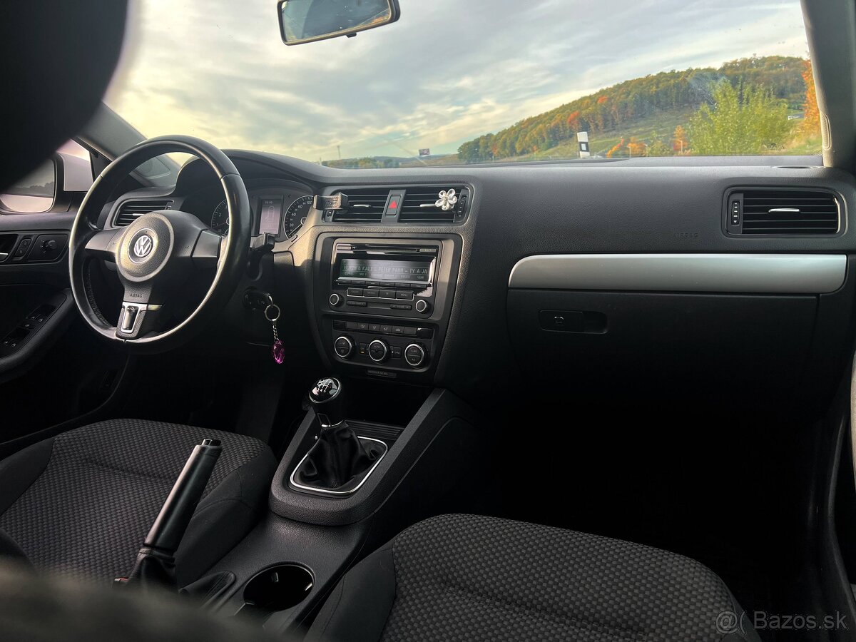 Volkswagen Jetta 1.2 TSI, kupované SR, Nové rozvody - 13