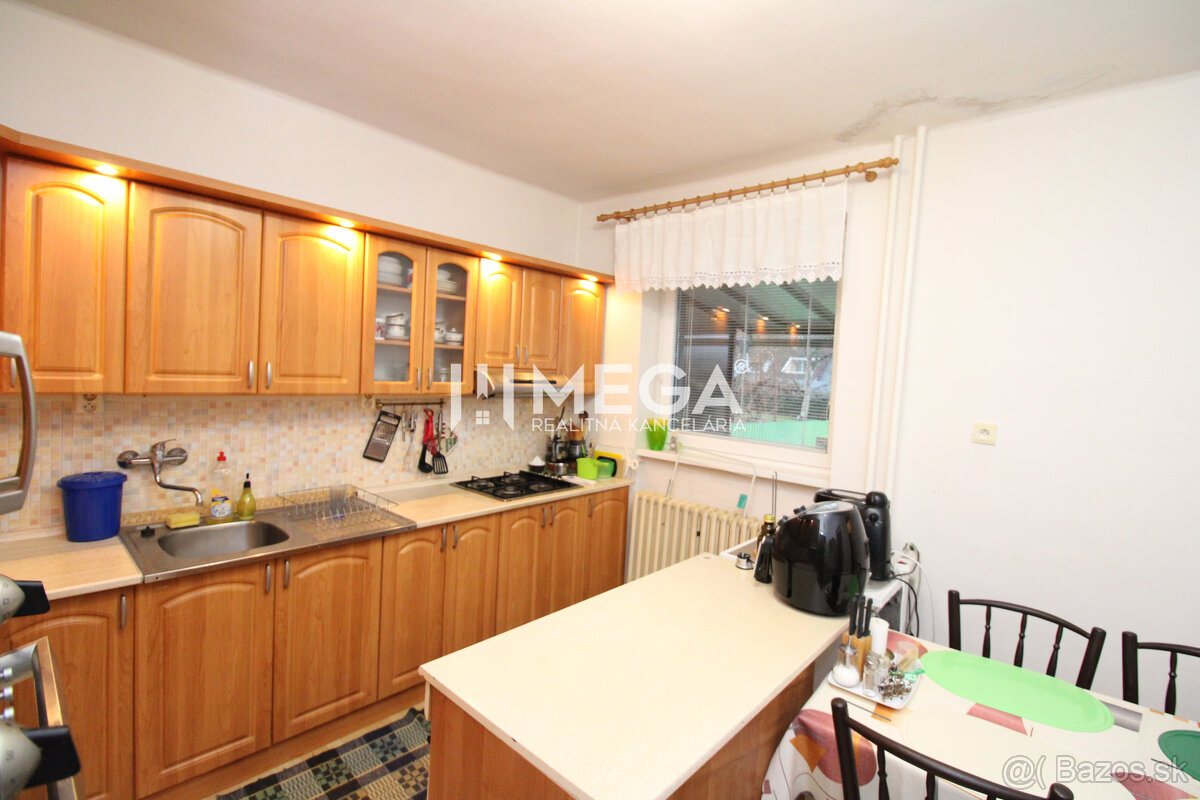 NA PREDAJ RODINNÝ DOM S PANORAMATICKÝM VÝHĽADOM NA HUMENNÉ - 13