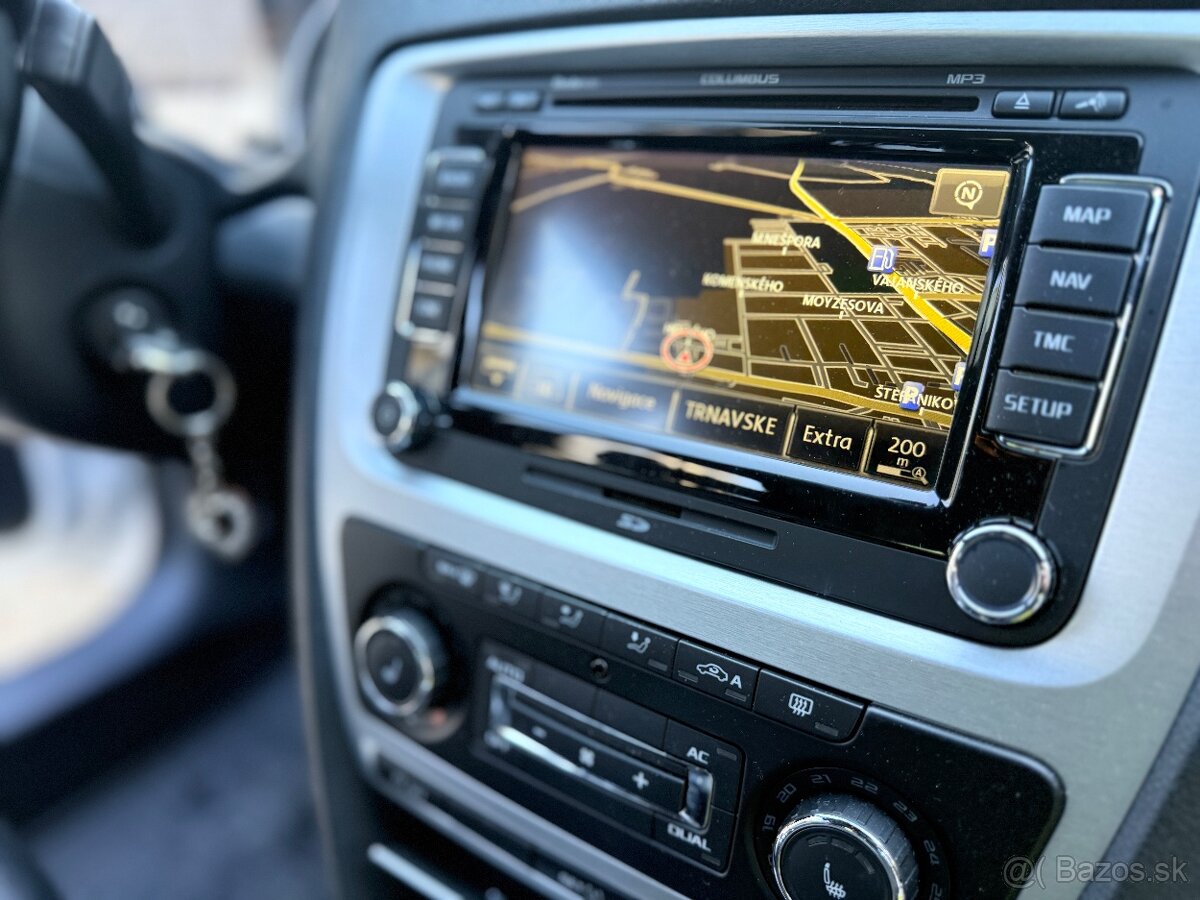 Škoda Octavia combi RS 147 KW benzín DSG 6 r.2012 - 13