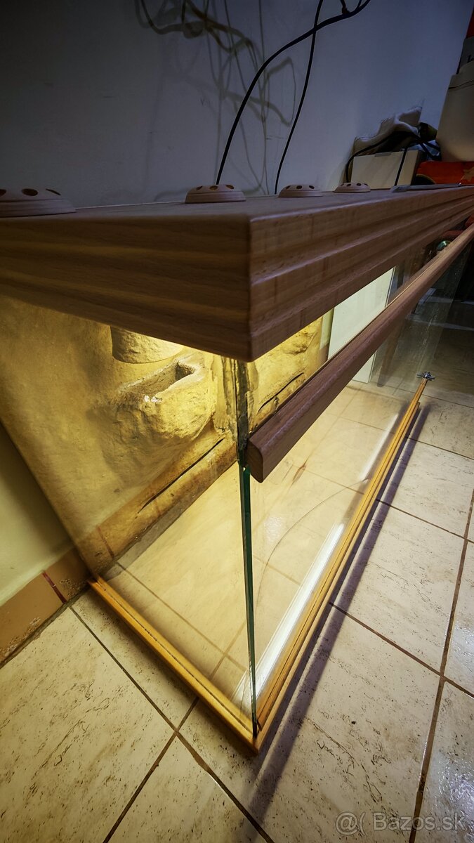 ✅ Terárium 114x71x45 s 3D stenou - 13