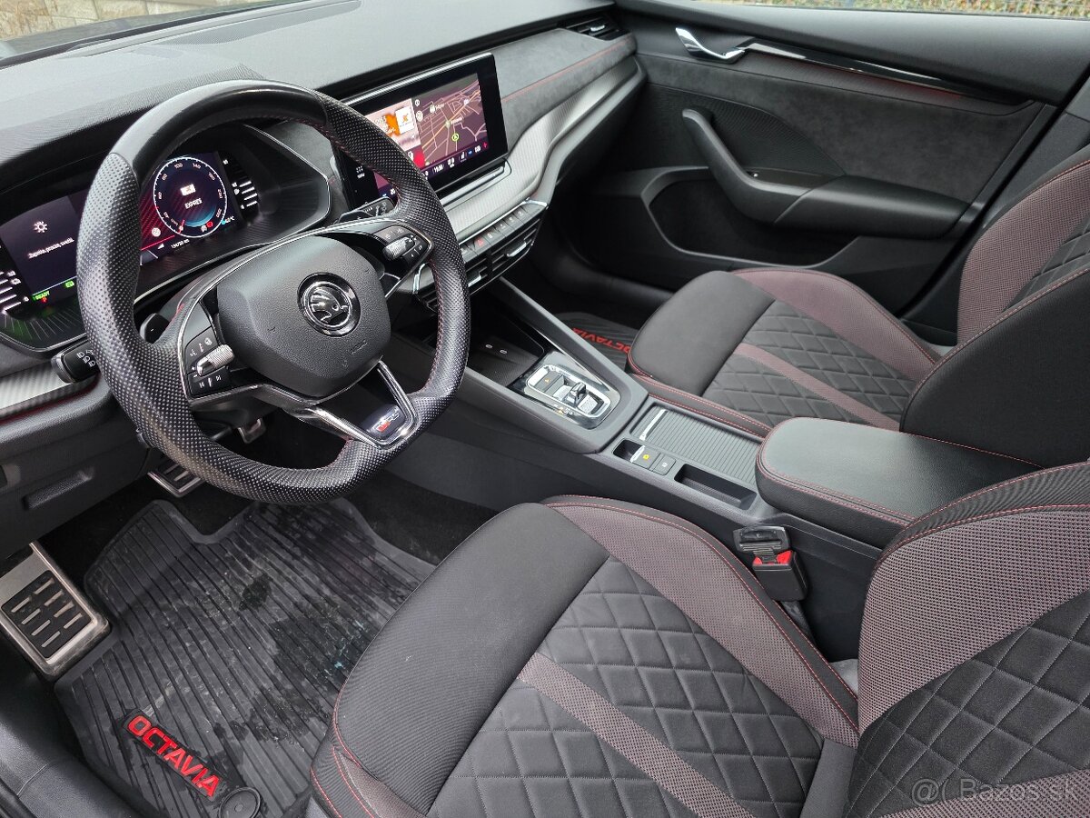 ŠKODA OCTAVIA RS iV DSG 180KW - 13