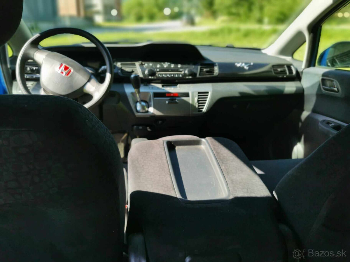 Honda FR-V 1,7 92kW 2005 - 13