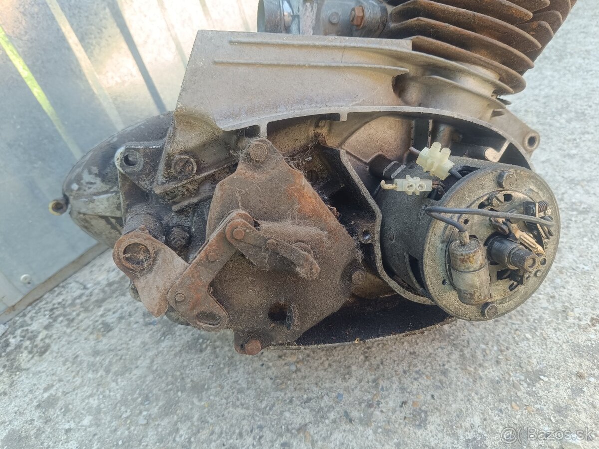 Motor Jawa 250 / 559 - 13