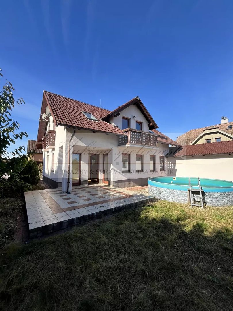 Priestranný rodinný dom na priamy predaj v obci Nová Dedinka - 13