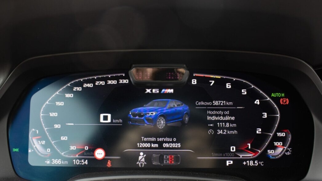 BMW X6 M Competition z roku 2021 - 13