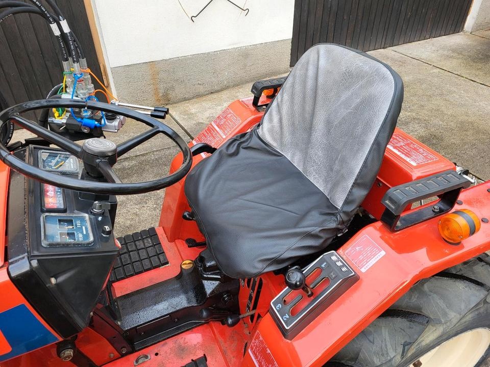 Traktor yanmar f16d - 13