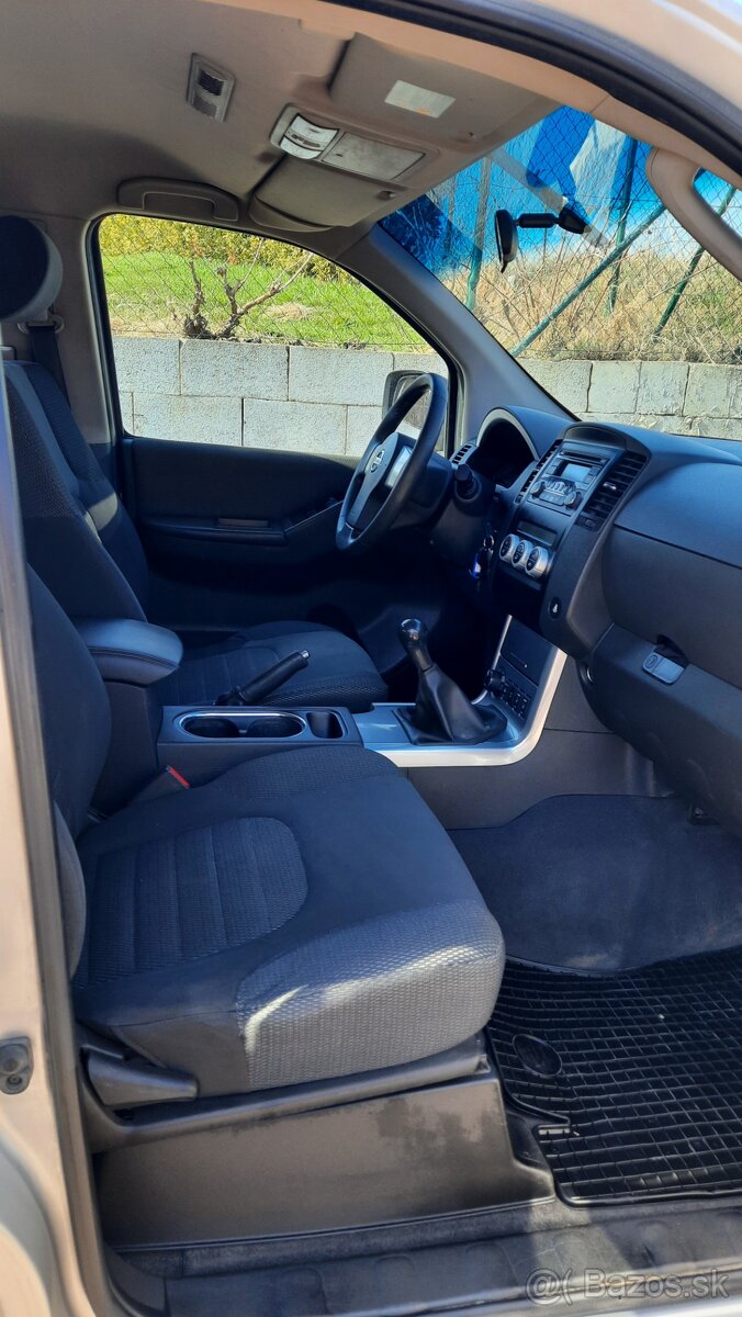 Predám Nissan Pathfinder 2.5 dCi SE (7-miestne) - 13