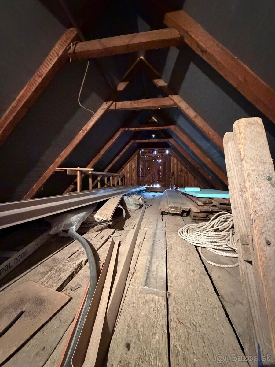 Na predaj rodinný dom s veľkým pozemkom, Pata - 13