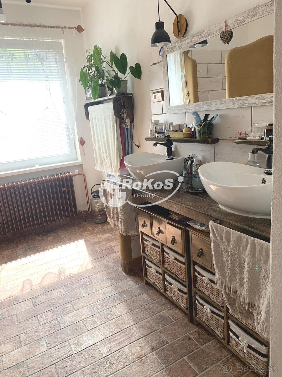 PREDAJ - Rodinný dom v Rožňave - 13