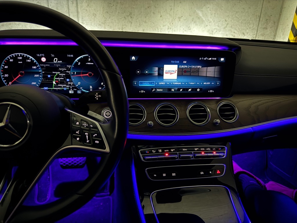 Mercedes-Benz E trieda 200 - 13