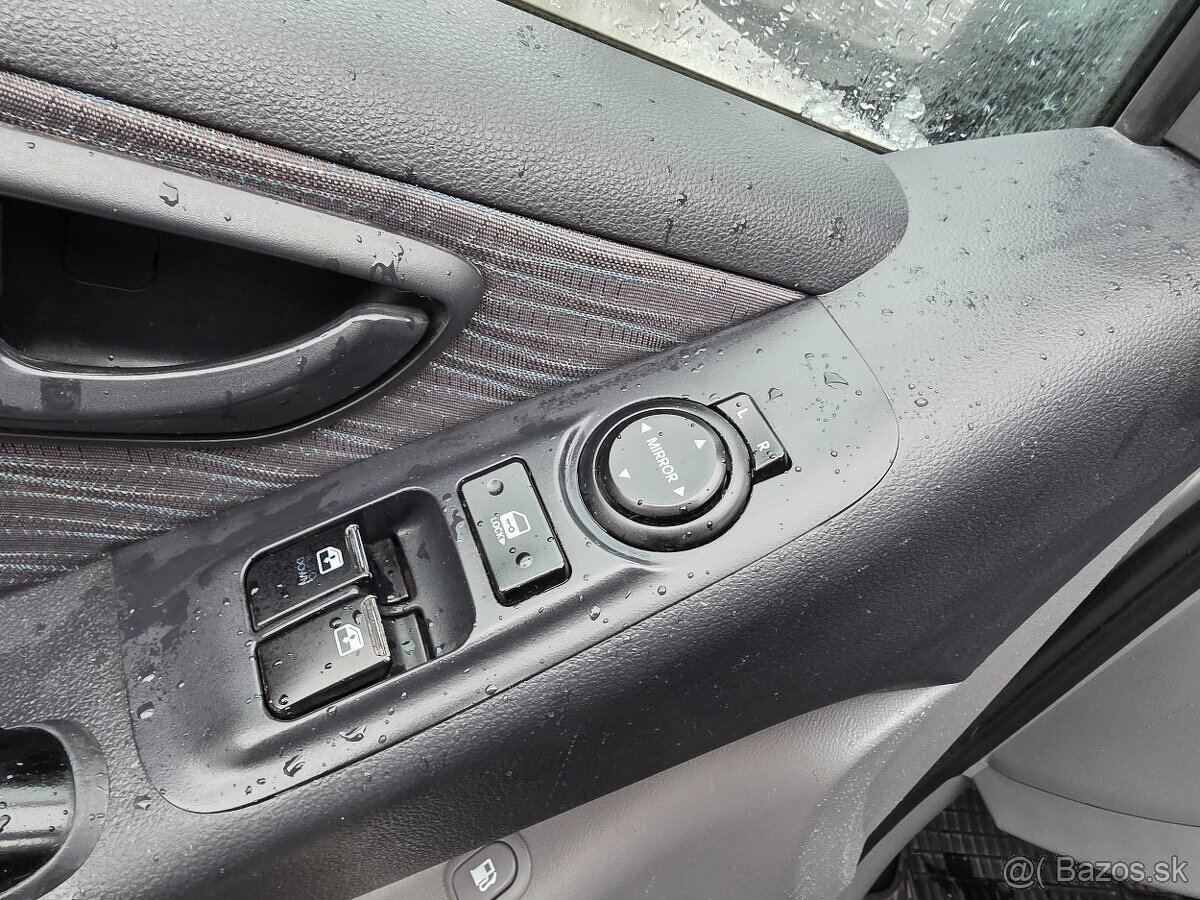 Hyundai H-1 2.5 CRDi - 13