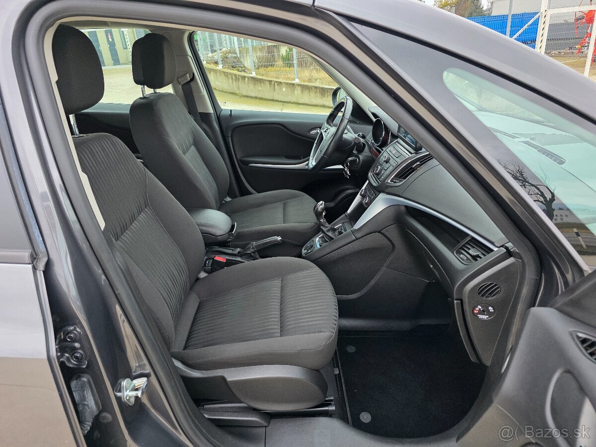 Opel Zafira 1,4benzín 2012 - 13