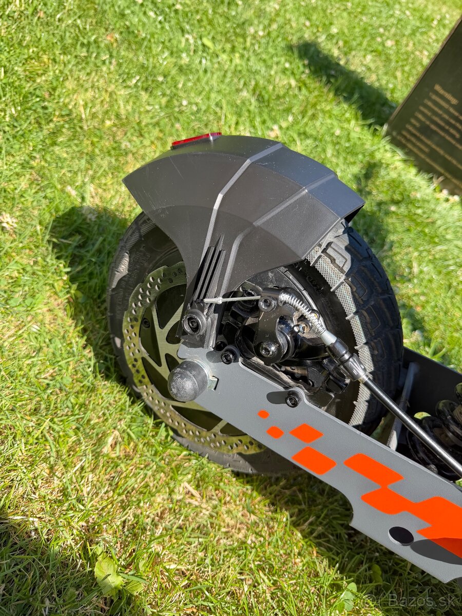 Kukirin G2 kolobežka - 13