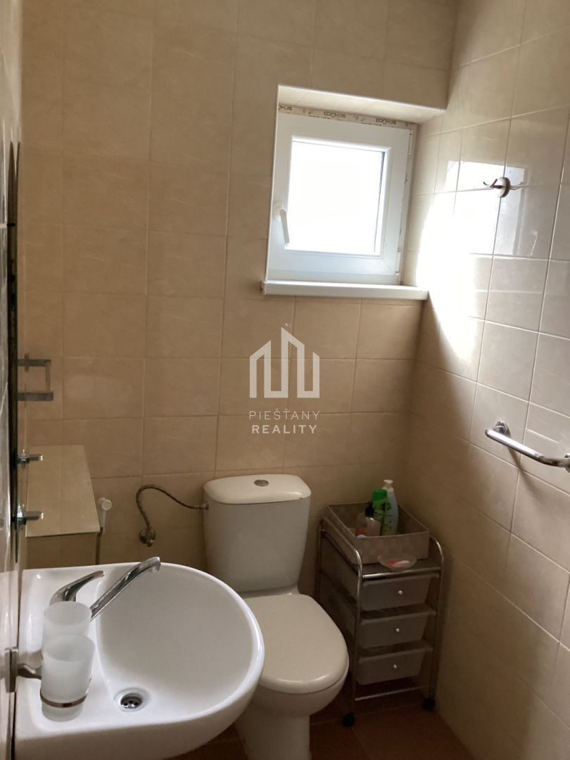 VÝHODNÁ CENA 4-izbový tehlový RD s krásnym pozemkom - 13