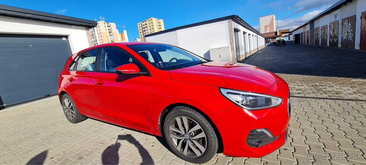 HYUNDAI i30 1.6 CRDI 85kw 6-stupňová - 13