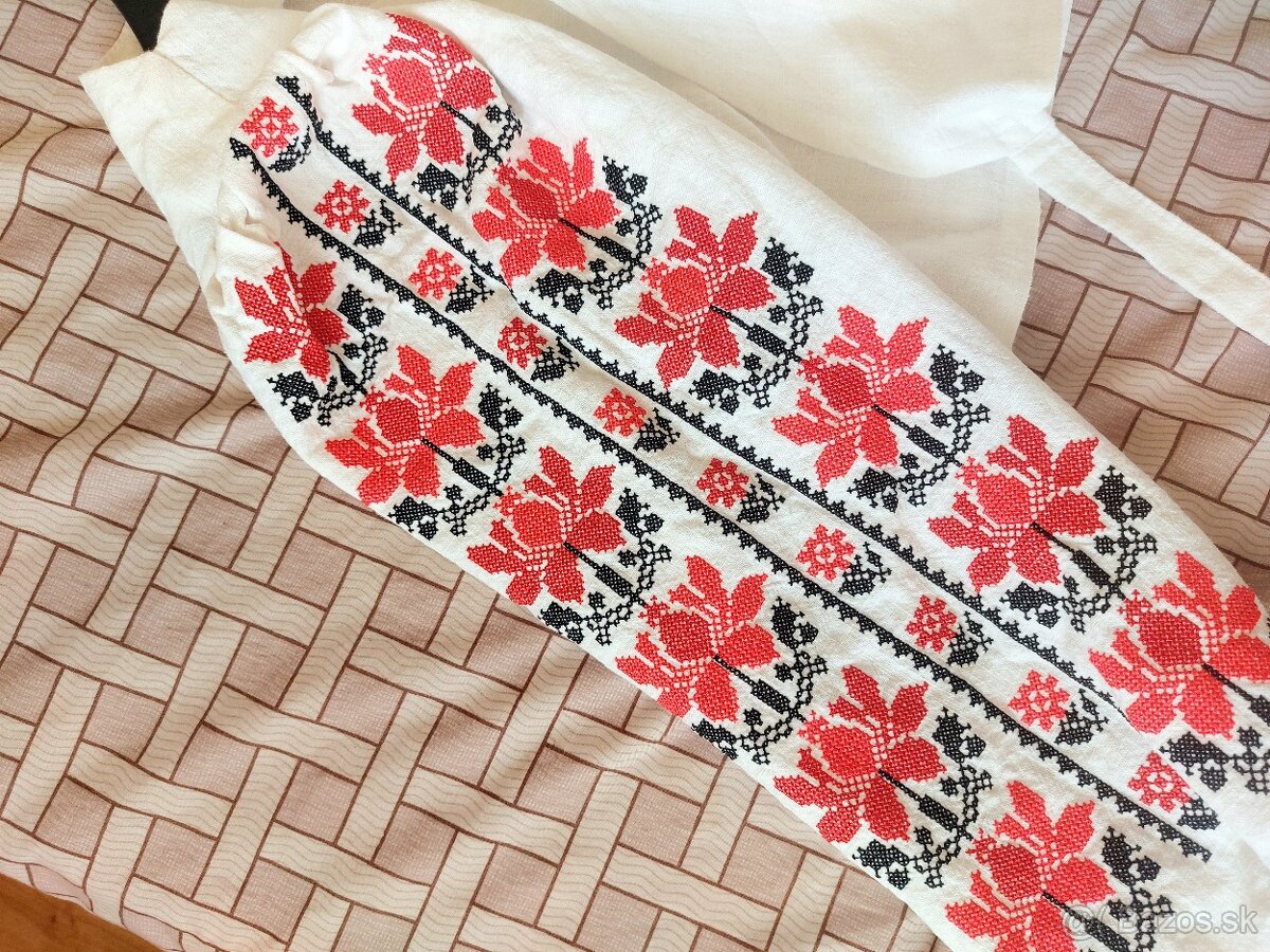 Vyšívaný top Jaroslava Wurll Kočanová S/M - 13