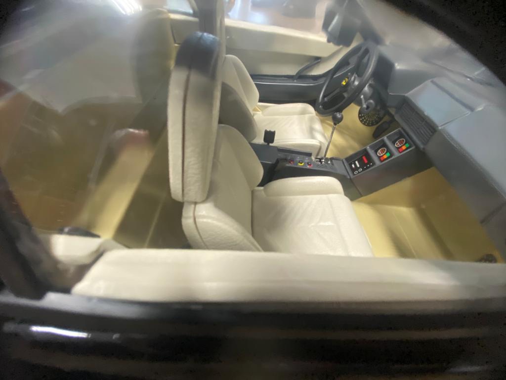 Ferrari Testarossa Model v mierke 1:8 - 13