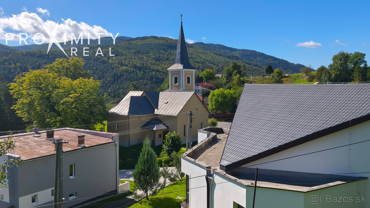 Krásny gazdovský dom v obci Helcmanovce - 13