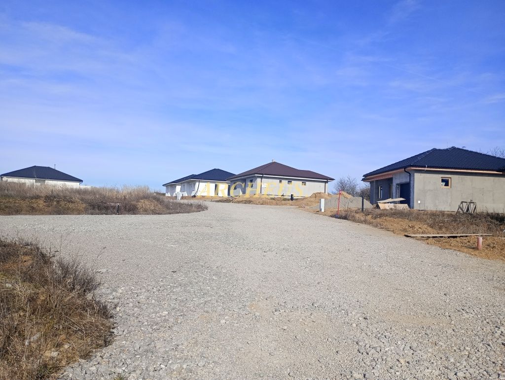 Stavebný pozemok so stavebným povolením a projektom Radimov - 13