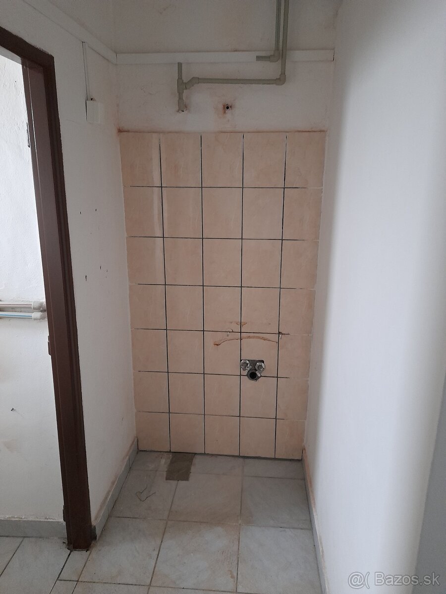 Na prenájom priestory v obci Kosihovce - 13