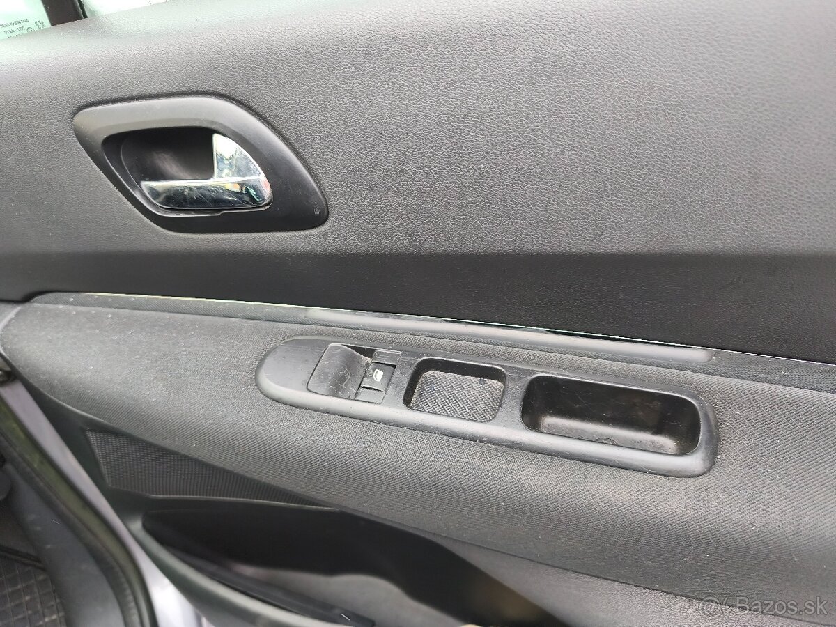 Peugeot 5008 1.6 HDI 7miestne - 13