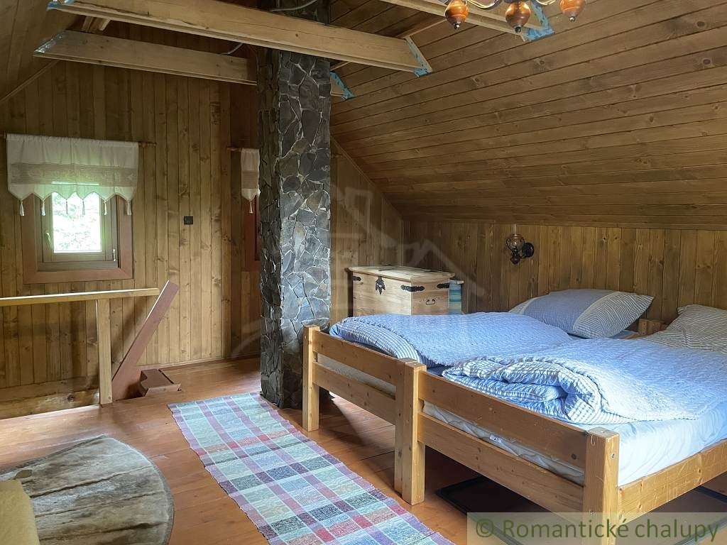 Kanadský zrub pod lesom neďaleko Košíc - 13